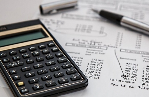 calculator-calculation-insurance-finance-53621-495x400